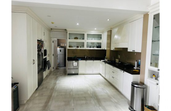 Elegant apartment for lease in Riverside Residence